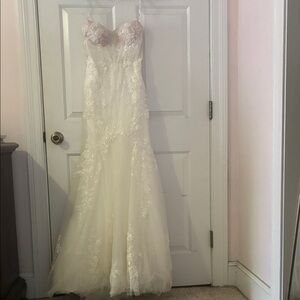 Martina Liana Ivory Lace Wedding Dress